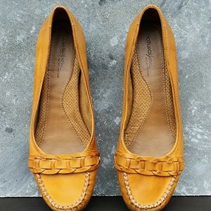 Natural Soul by Naturalizer Tuscan Yellow Loafers